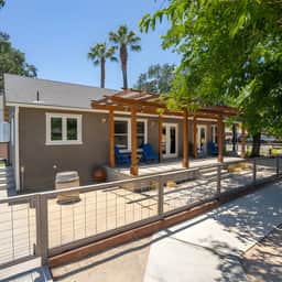 Park and 8th-Just 3 blocks to Downtown Paso!