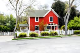 Red House Paso- Modern Farmhouse Downtown