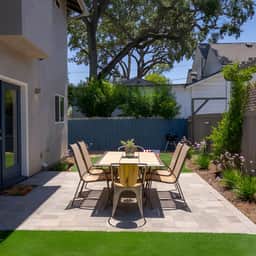 Breezy 3 Bedroom Home Walking Distance to Downtown