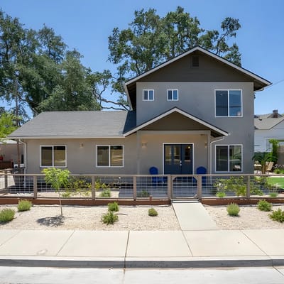 Breezy 3 Bedroom Home Walking Distance to Downtown