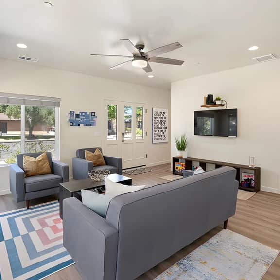Breezy 3 Bedroom Home Walking Distance to Downtown